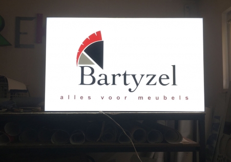 Bartyzel - Kaseton LED z taśmy 3D alu