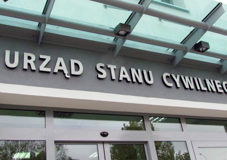 Litery przestrzenne 3D dla urzędu stanu cywilnego (montaż liter na elewacji budynku)